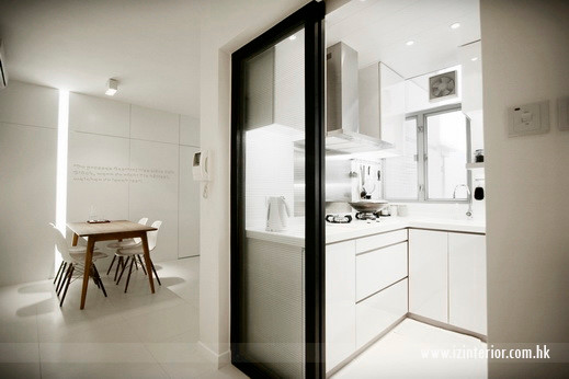 This is an example of a modern kitchen in Hong Kong.