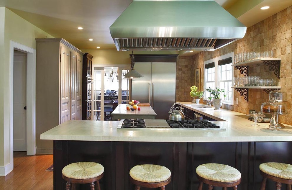 Design ideas for a classic kitchen.