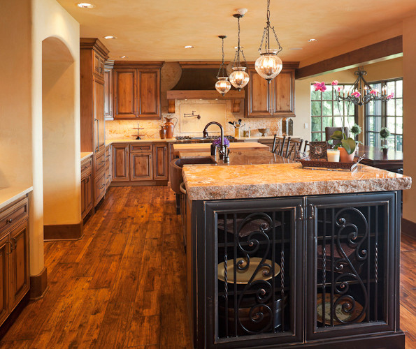 Example of a tuscan kitchen design in Portland