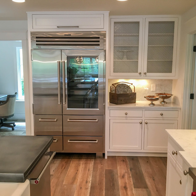 Two Island Kitchen featuring Acid Washed Hood & Top Clásico renovado