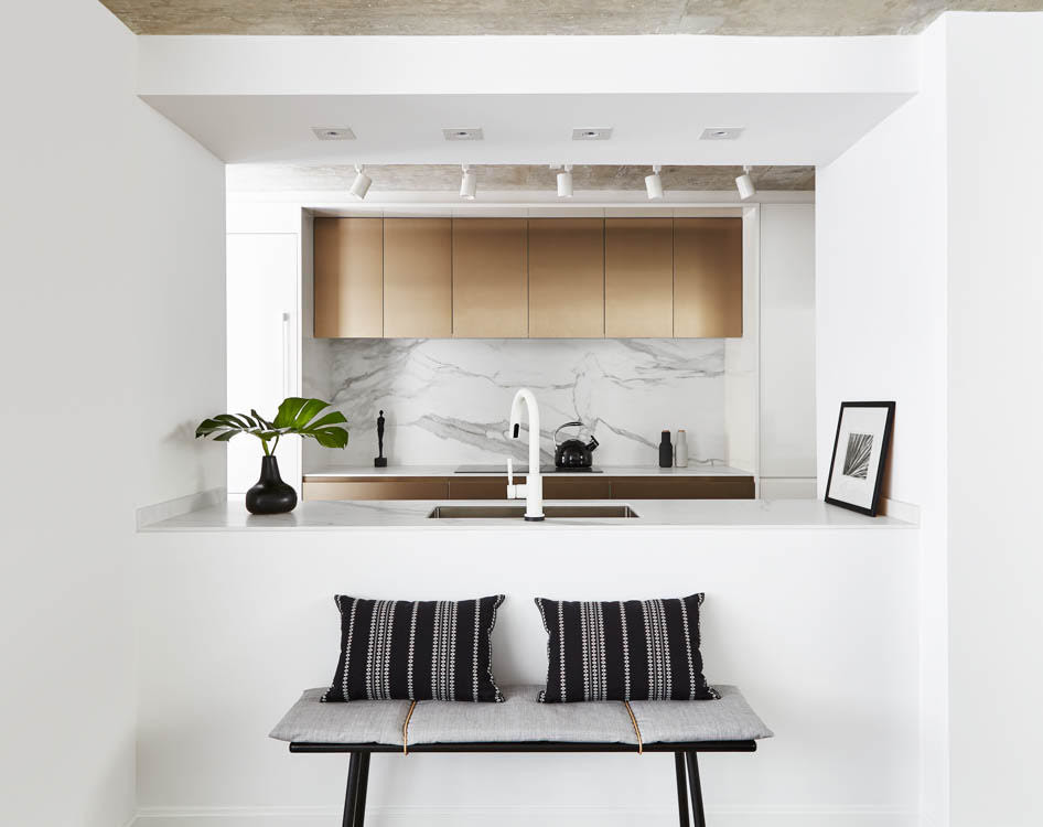 Inspiration for a contemporary kitchen remodel in Toronto