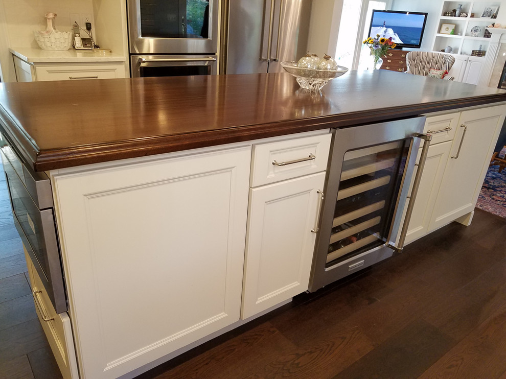 Ushaped Country kitchen in Mendham, NJ Traditional Kitchen New