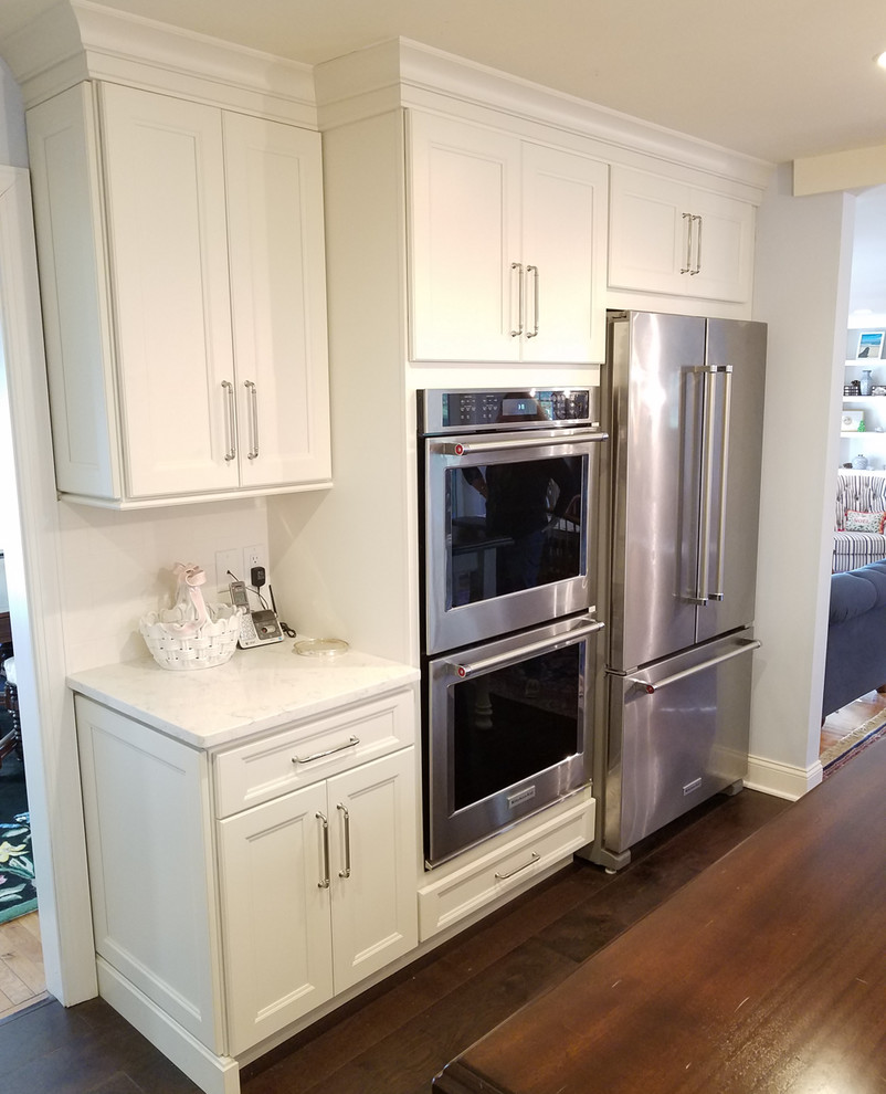 Ushaped Country kitchen in Mendham, NJ Traditional Kitchen New