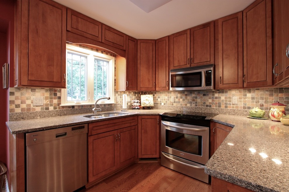 Elegant kitchen photo in DC Metro