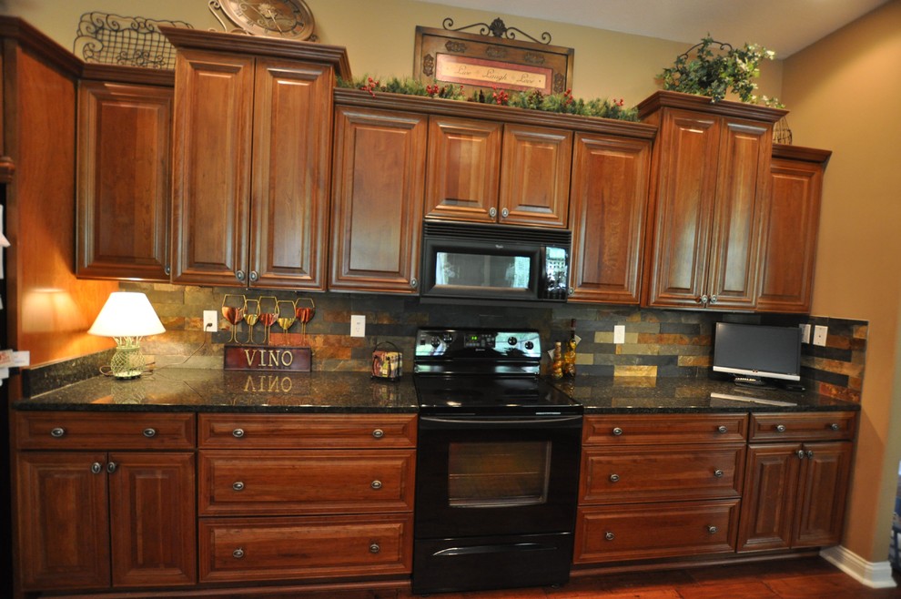 Elegant kitchen photo in Indianapolis