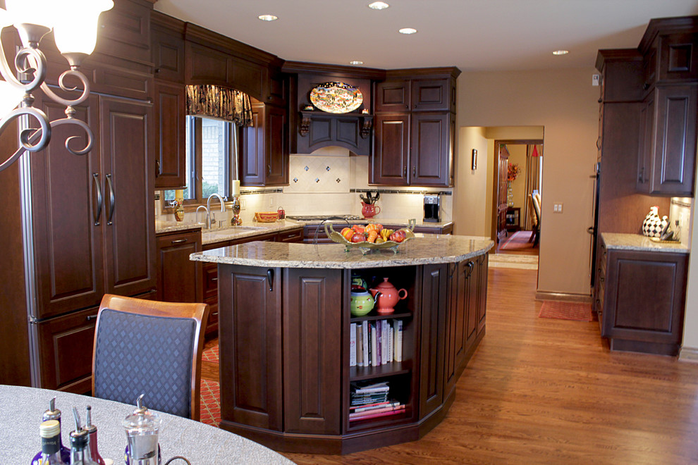 Ultracraft Kitchen Cherry Royalton in Chestnut with Chocolate Glaze