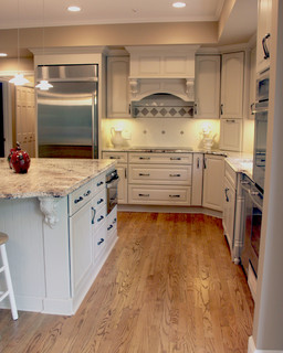 https://st.hzcdn.com/simgs/pictures/kitchens/under-cabinet-lighting-ideas-cleveland-jm-design-build-img~3b21445e019e8f2e_3-4721-1-f6a43c4.jpg