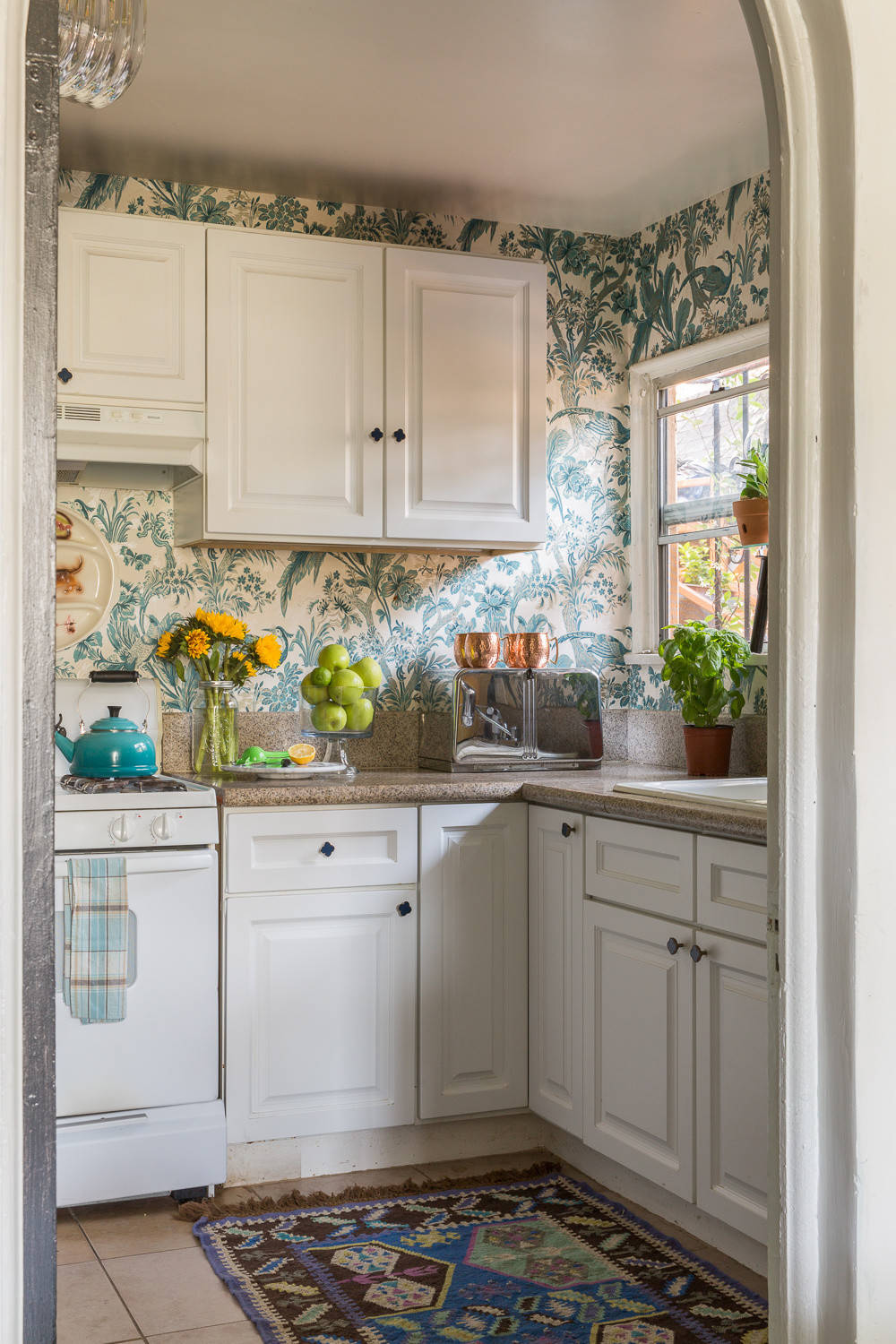 75 Beautiful Traditional Kitchen With A Drop In Sink Pictures Ideas May 2021 Houzz