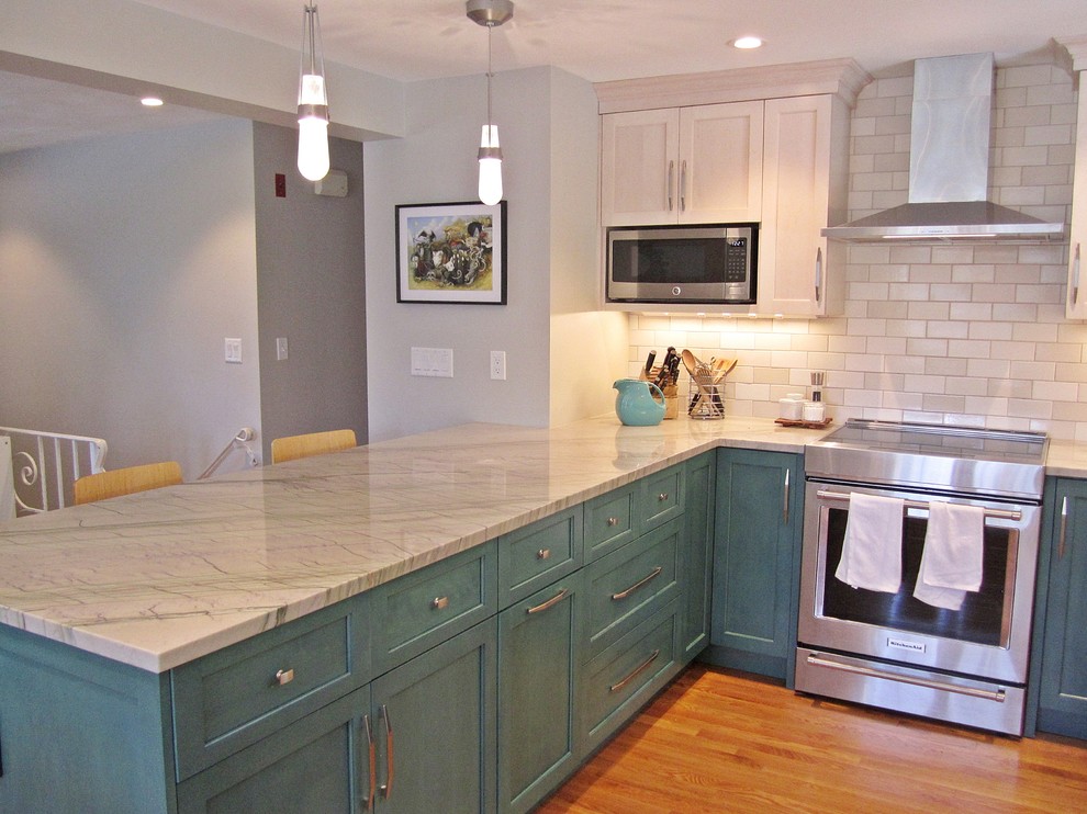 Mid-sized transitional u-shaped light wood floor and beige floor eat-in kitchen photo in Other with an undermount sink, shaker cabinets, turquoise cabinets, quartzite countertops, white backsplash, ceramic backsplash, stainless steel appliances, an island and white countertops