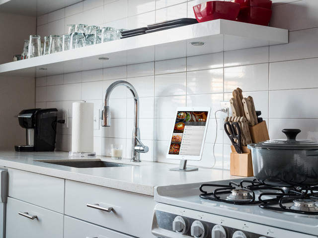 Using your iPad or Tablet in the Kitchen - Modern - Kitchen - Charleston -  by TwelveSouth | Houzz IE