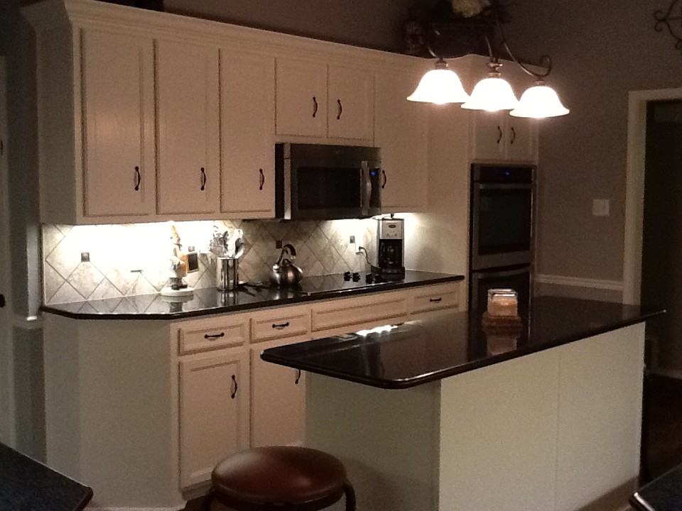 Utica Contemporary Kitchen Dallas by Dillard Kitchen and Bath