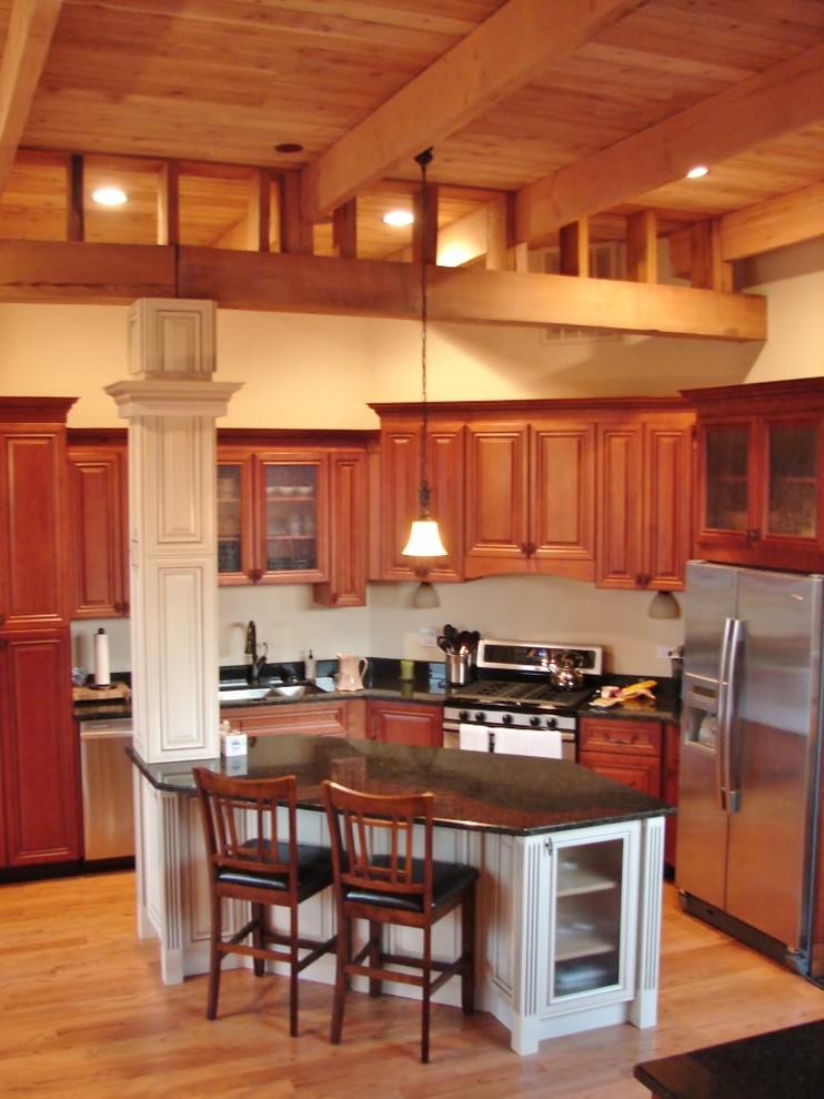 Traditional kitchen in Chicago.