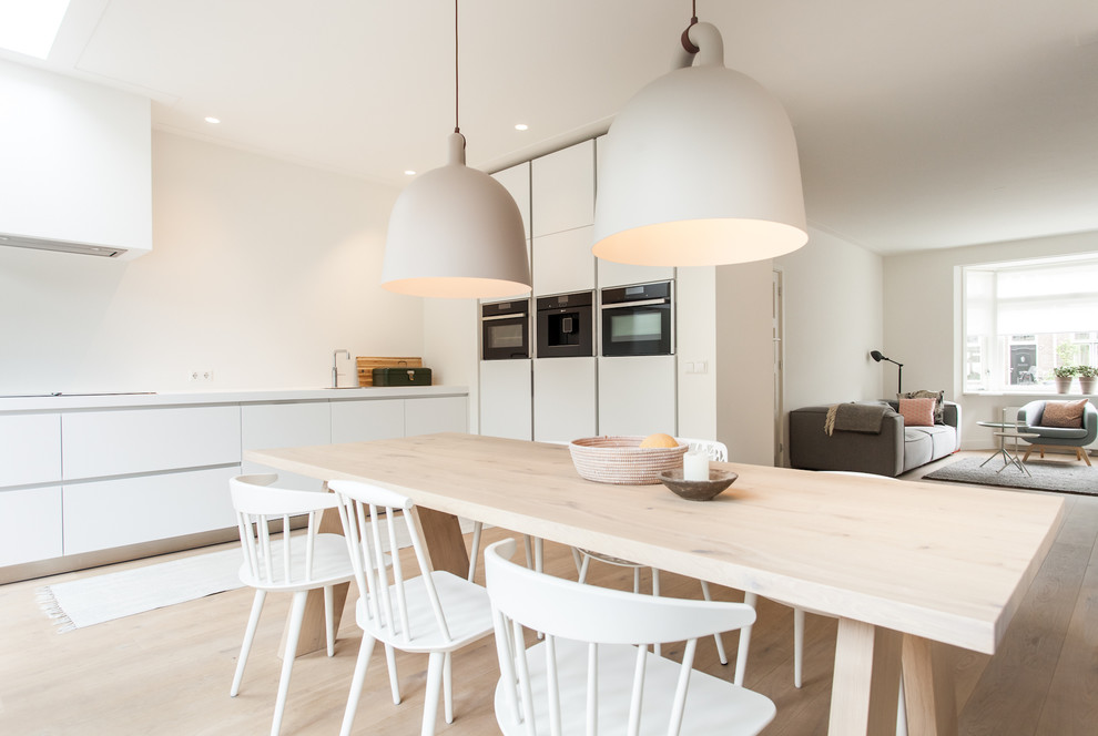 This is an example of a scandi kitchen in Amsterdam.