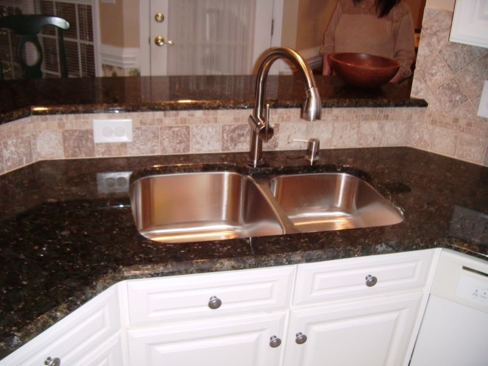 Verde Butterfly Granite with White Kitchen Traditional