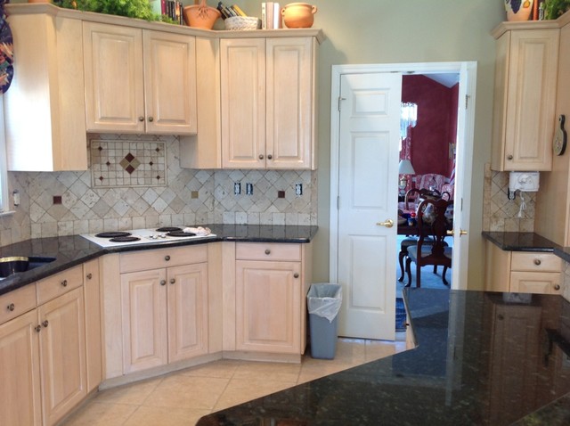Verde Peacock Granite On Light Wood Kitchen Cabinets Traditional Charlotte By Fireplace Distributors Houzz Uk - Images Of Light Wood Kitchen Cabinets Verde Peacock Granite On Light Wood Kitchen Cabinets Traditional Charlotte By Fireplace Distributors Houzz Uk - Images Of Light Wood Kitchen Cabinets