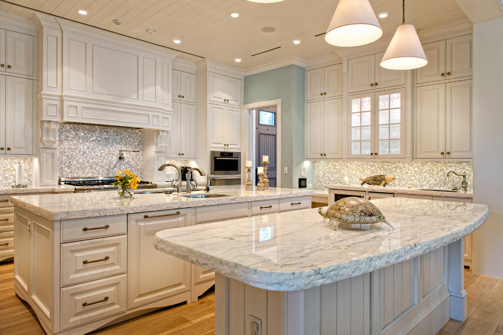 Traditional kitchen in Miami.