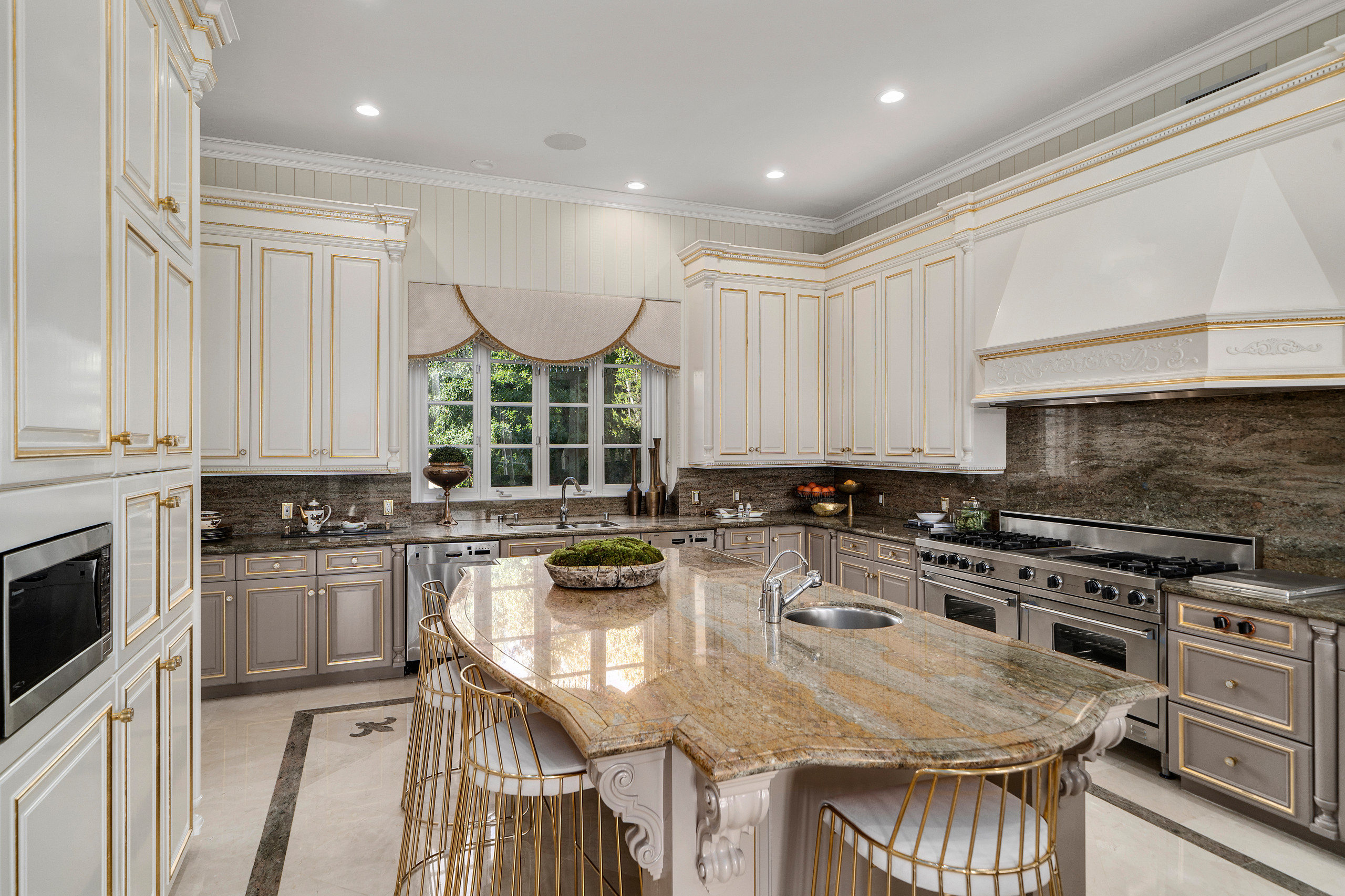 Vervormen Makkelijker maken gemiddelde Versace Mansion - Mediterranean - Kitchen - Los Angeles - by Three D Media | Houzz Vervormen Makkelijker maken gemiddelde Versace Mansion - Mediterranean - Kitchen - Los Angeles - by Three D Media | Houzz