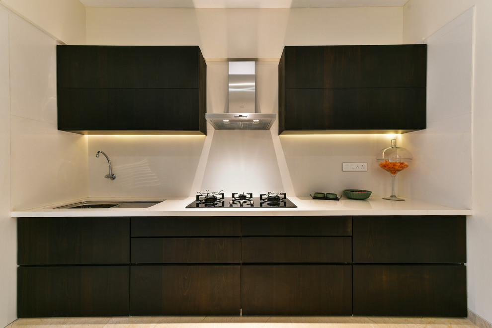 Inspiration for a modern kitchen remodel in Mumbai