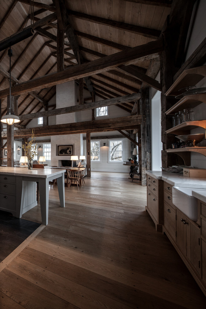 Example of a classic kitchen design in New York