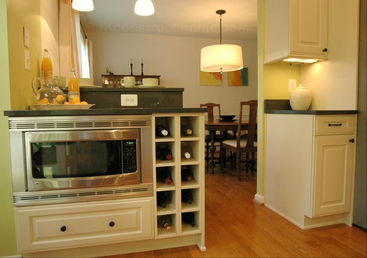 ワシントンD.C.にあるエクレクティックスタイルのおしゃれなキッチンの写真