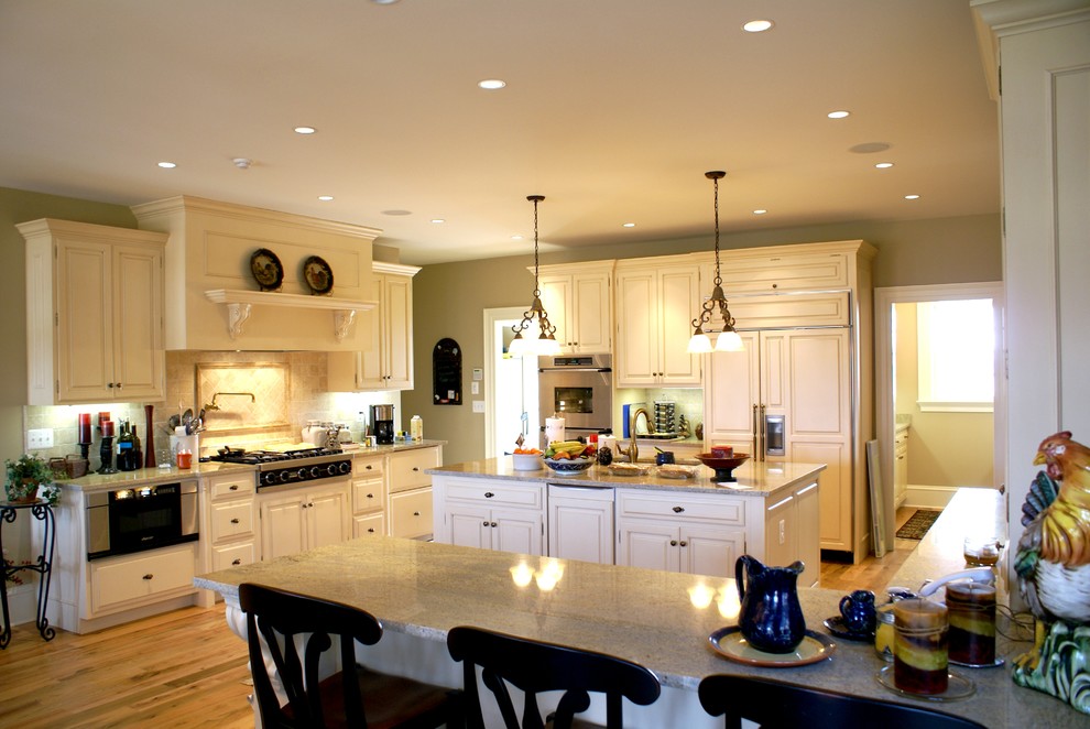 Classic kitchen in DC Metro.