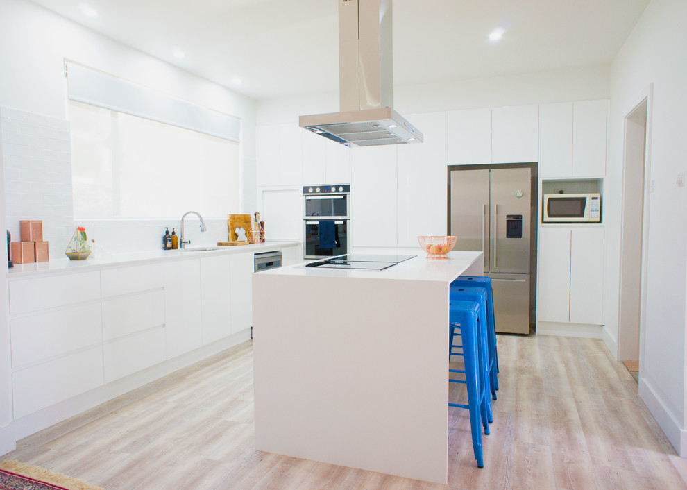 This is an example of a large contemporary kitchen in Newcastle - Maitland.