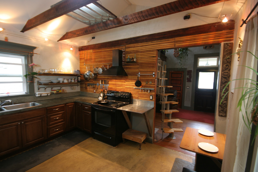Example of a trendy kitchen design in Portland