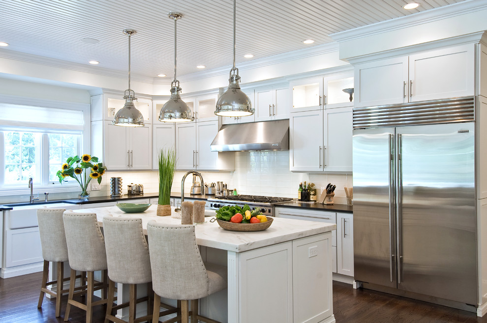 Inspiration for a timeless kitchen remodel in Los Angeles with stainless steel appliances