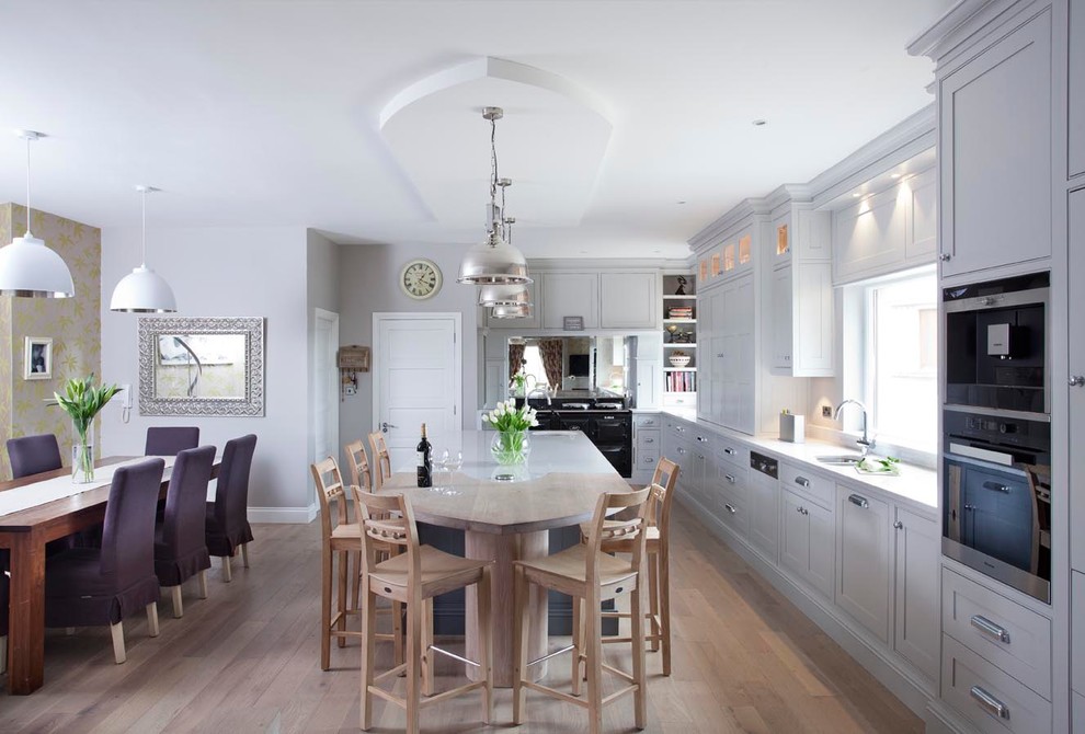This is an example of a classic kitchen in Dublin.