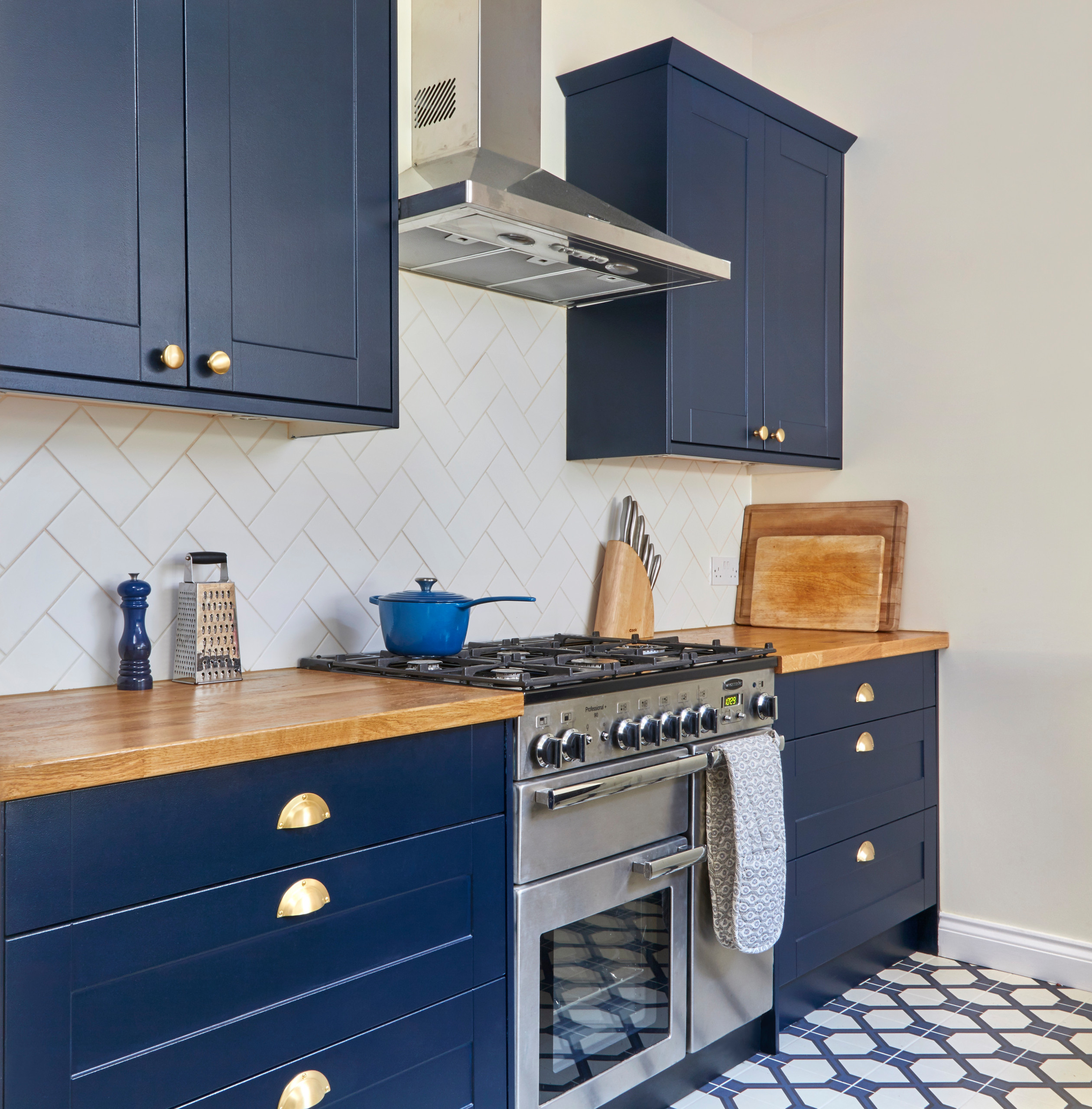 Blue, Wood and Brick Bring Charm to a London Kitchen