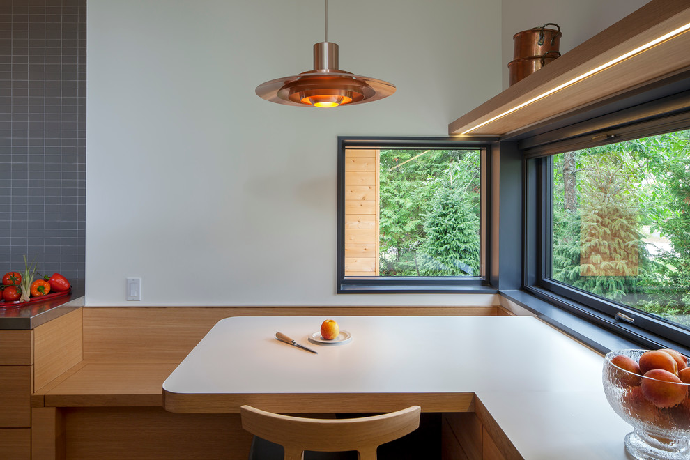 Moderne Küche mit Laminat-Arbeitsplatte in Toronto