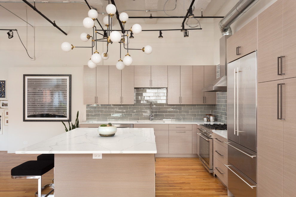 Photo of a modern kitchen in Chicago.