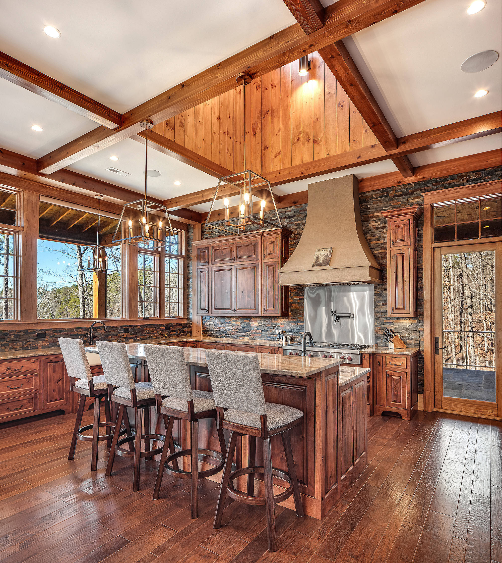 75 Beautiful Kitchen With Medium Tone Wood Cabinets And Metallic Backsplash Pictures Ideas January 2021 Houzz