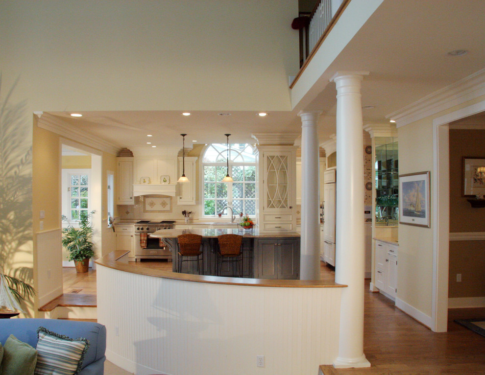 Example of a classic kitchen design in Baltimore