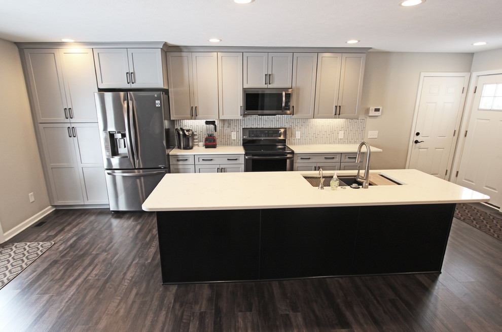 Waypoint LivingSpaces 410F Painted Stone Kitchen Cleveland