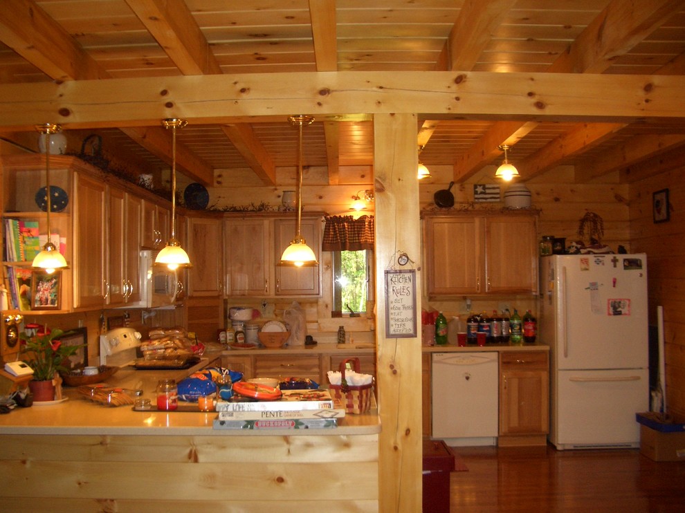 Inspiration for a large rustic u-shaped kitchen in Columbus.