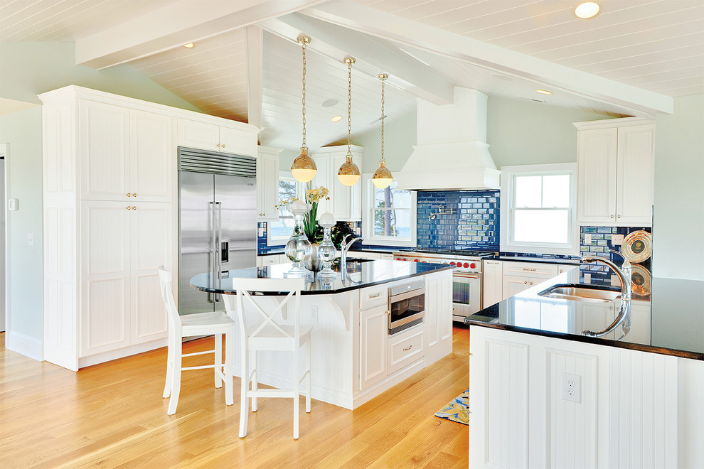 Inspiration for a mid-sized transitional kitchen remodel in Orange County