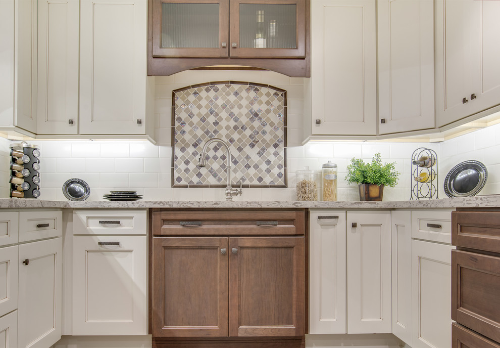 Wellborn Cabinets Vignette At Reborn Cabinets, Anaheim - Farmhouse ...