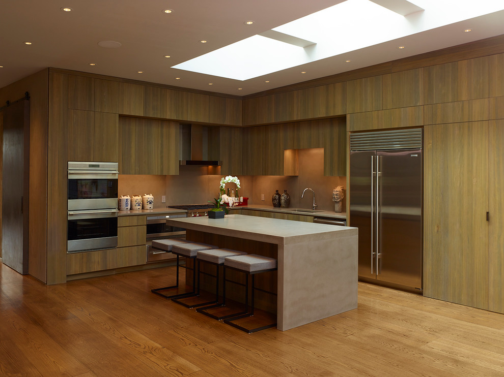 Inspiration for a large contemporary kitchen remodel in New York