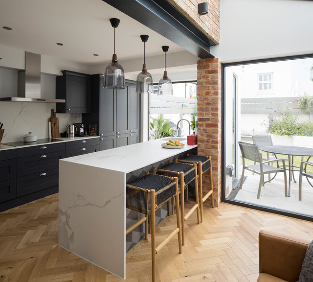 Westbourne Street, Hove Rustic Kitchen London by Garrett