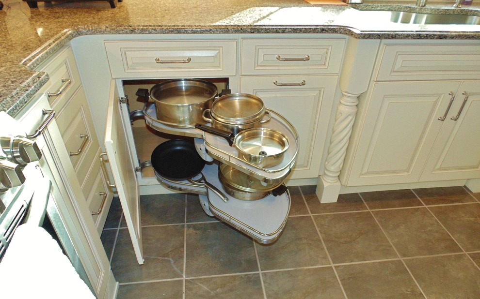 Westfield Kitchen Traditional Kitchen New York by Rob Rasmussen