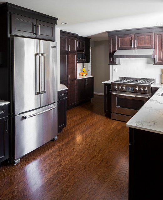 Westlake Kitchen and Bath RenovationNatick, Massachusetts Classique