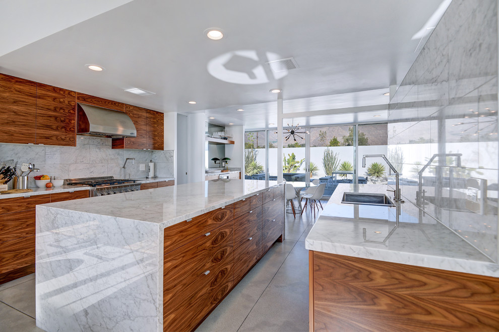 Kitchen - mid-century modern kitchen idea in Los Angeles