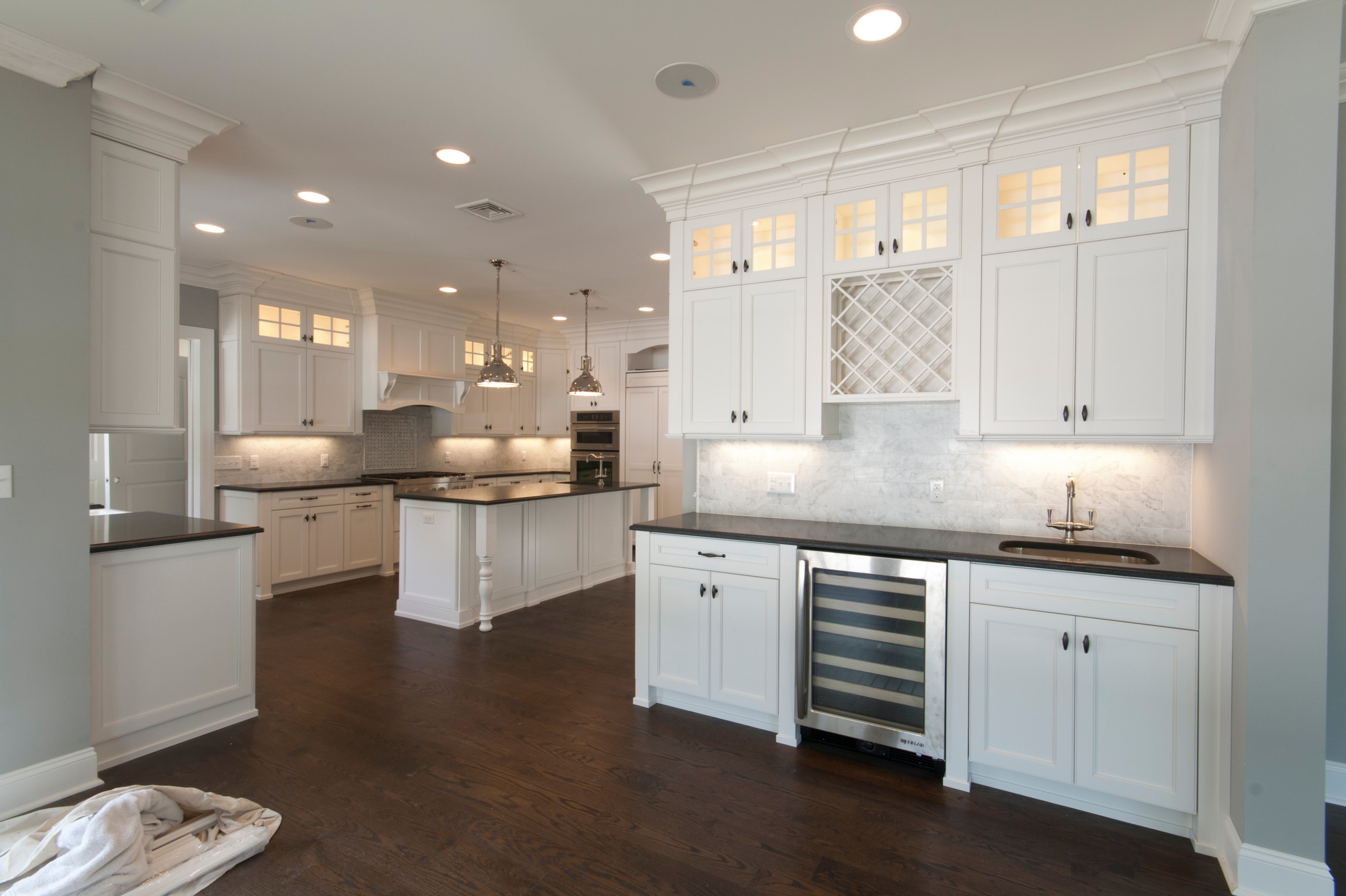 White Beaded Shaker Transitional Kitchen New York By Luxcraft Cabinets Houzz