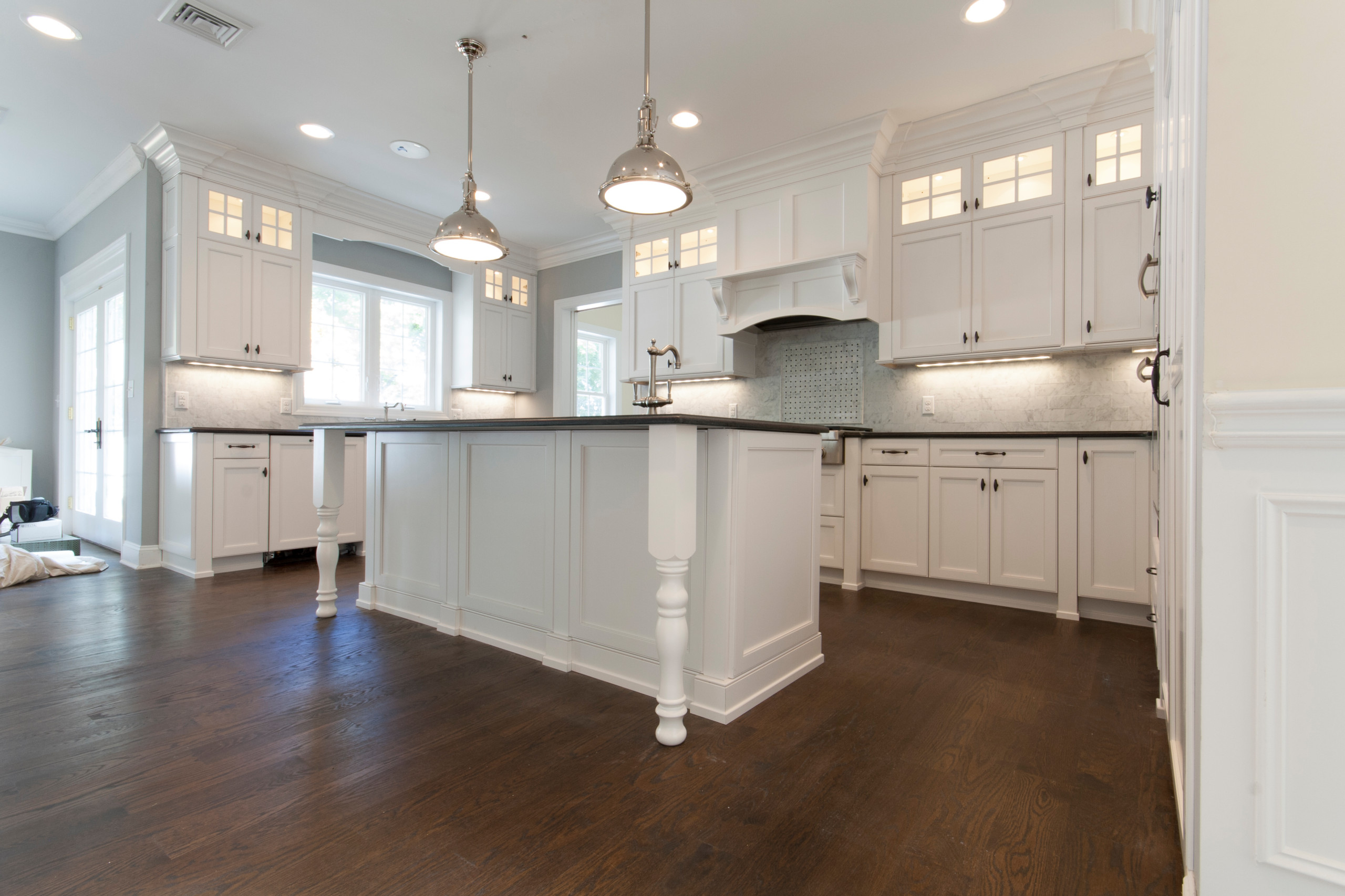 White Beaded Shaker Transitional Kitchen New York By Luxcraft Cabinets Houzz
