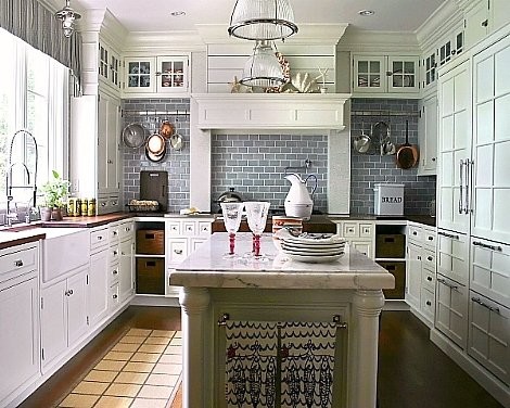 Inspiration for a timeless kitchen remodel in New York