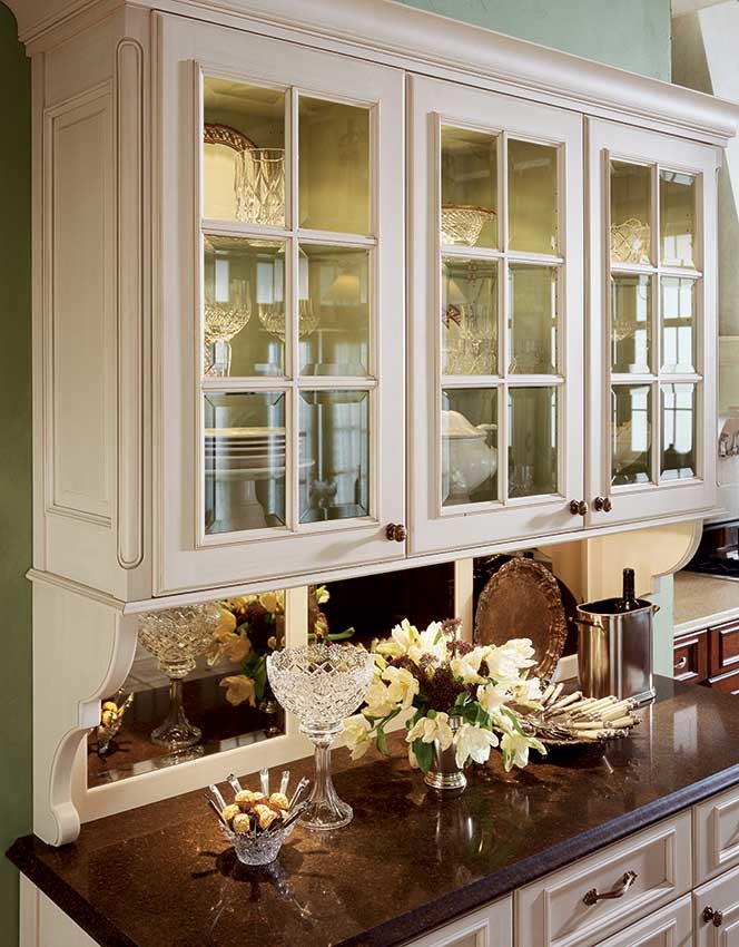 White Traditional Kitchen Jackson by Kitchen Kreators