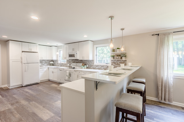 White Cabinets w Bar Height Peninsula Modern Kitchen New