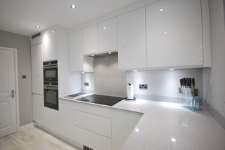 White Gloss J Pull Contemporary Kitchen With Light Grey Quartz Worktop Modern Kitchen Other By Lords Houzz Ie