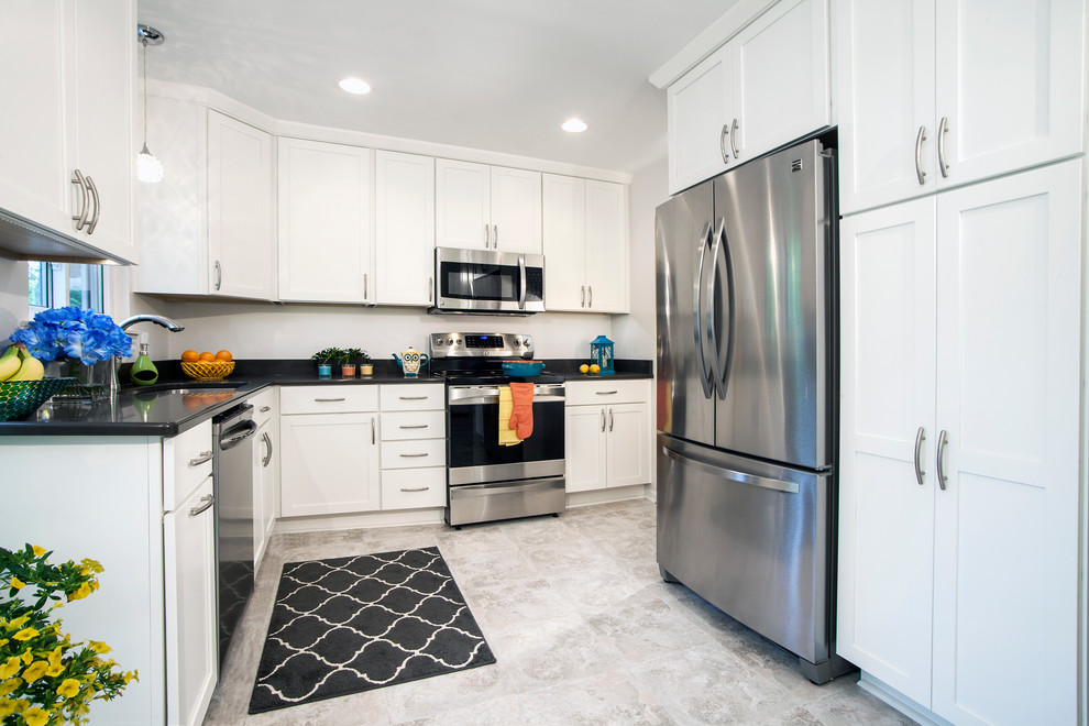 White Icing An Ann Arbor Kitchen Remodel Modern Kitchen Detroit